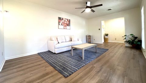 2347 Wentworth Dr