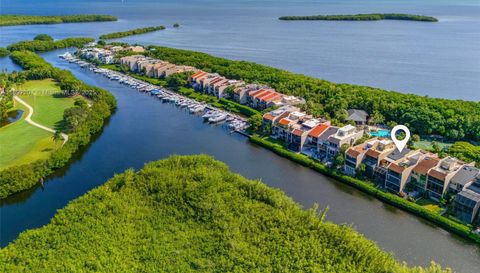 6124 Paradise Point Dr