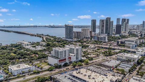 3900 Biscayne Blvd