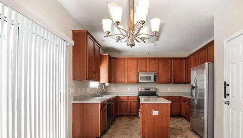 1212 Oakdale Commons Ct