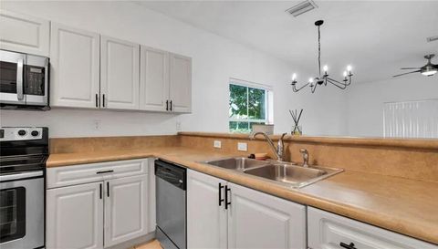 4921 SW 140th Terrace