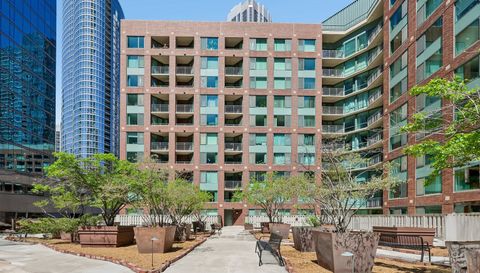 440 N McClurg Court