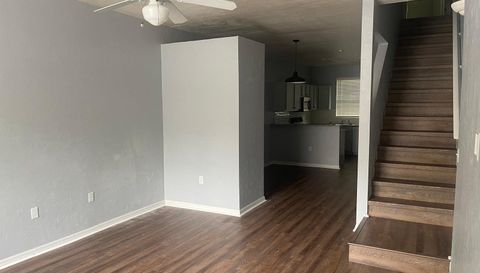 Unit 308 4415 SW 34th St