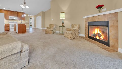 2732 Waters Place Dr