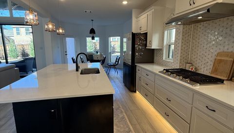 2832 Fountain Park Dr