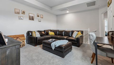459 Eclipse Dr