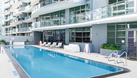 1000 Brickell Plz