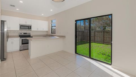 14732 181 Terrace