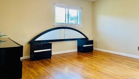 309 Continental Dr