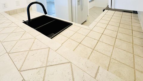 9 Royal Palm Way 4020