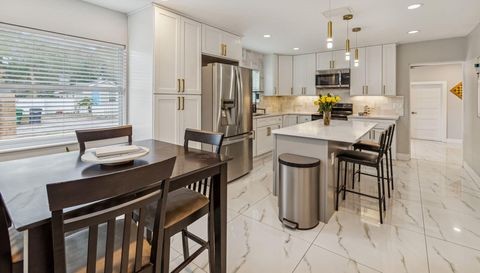 1102 E River Cove St