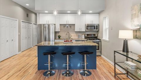 1617 N Oakley Avenue