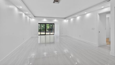 9272 Vista Del Lago
