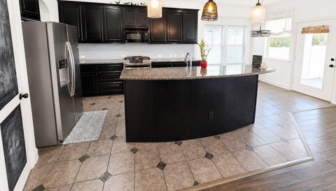 1131 Charleston Ln