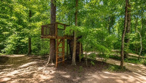 6748 Stonebridge Ln