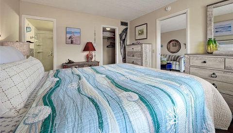 1400 Tarpon Center