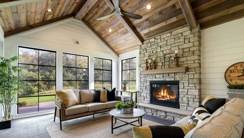 3941x White Oak Lane