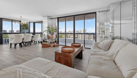 3500 Mystic Pointe Dr