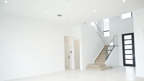 9516 Riverside Pk Dr