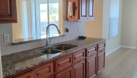 5398 Oxford Manor Cir