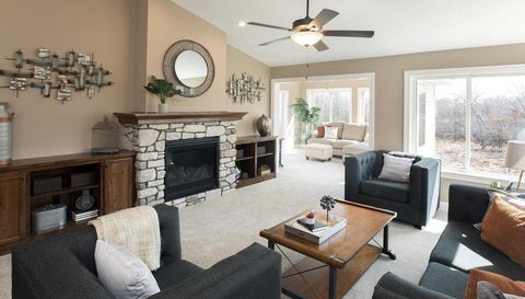 2524 Buchanan Lane S