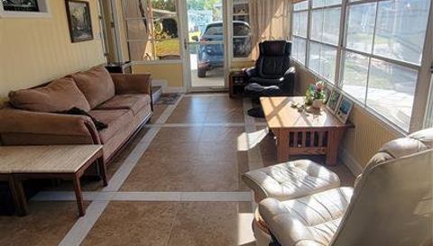 585 SKY HARBOR DRIVE