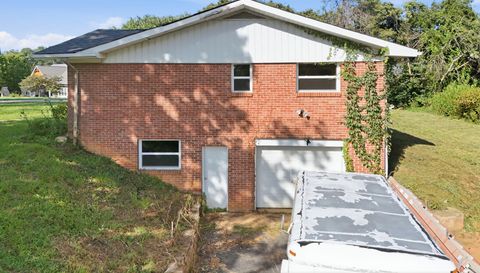 1496 Jenkins Valley Rd