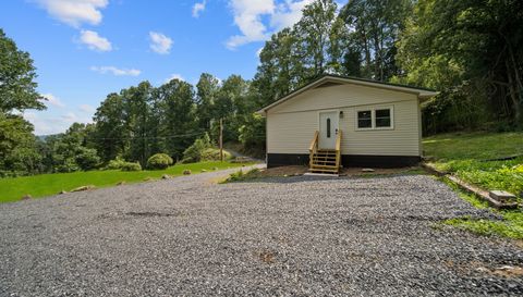 1218 Sweet Creek Rd