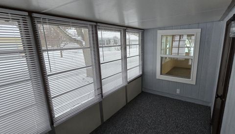 5635 N Seagull Dr NE