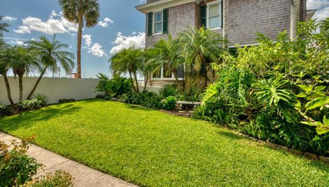 174 Avenida Menendez