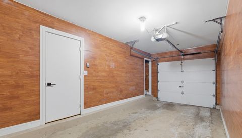 2198 N Oakbrook Circle