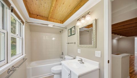 29 Small Mountain Dr