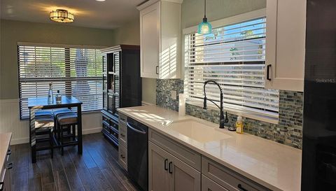 4522 LA JOLLA DRIVE