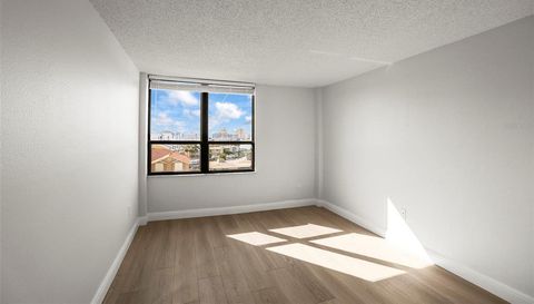 400 ISLAND WAY