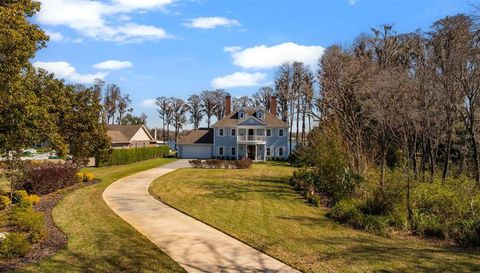 1006 Lake Cooper