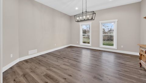 2252 Applegrove St NE