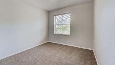 5012 Victoria Cir