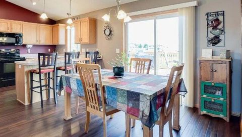 2006 Independence St S