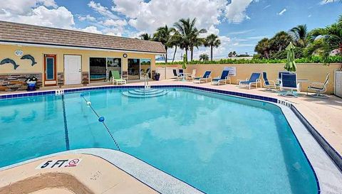 1400 Tarpon Center