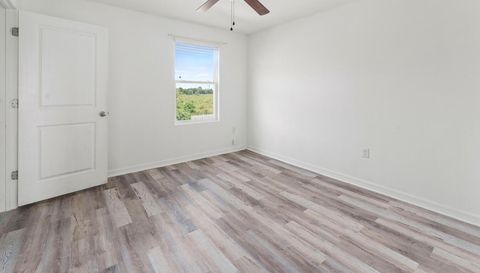 10019 Geese Trail Cir