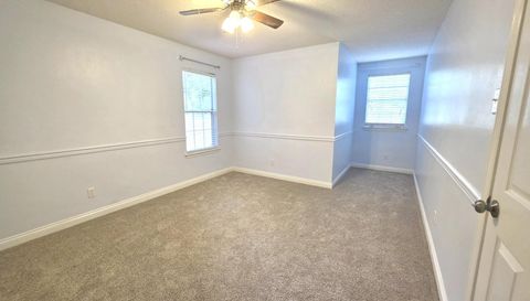3270 Austin Dr