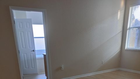 5398 Oxford Manor Cir