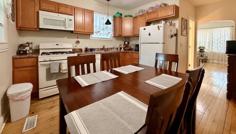 5044 W 31st Place