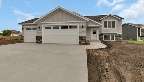1013 26th Street Loop N