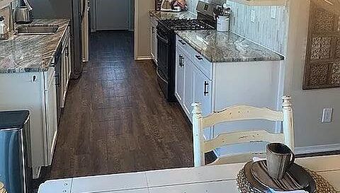 2428 Rolling Hill Dr