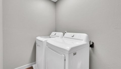 25 HARBOR WOODS CIRCLE