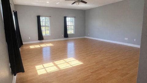 7823 Shane Ct
