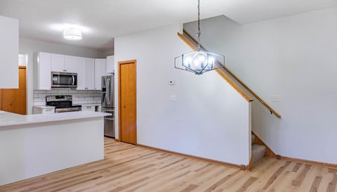 1122 Crystal Place W