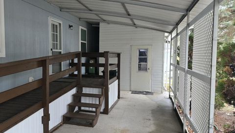 5635 N Seagull Dr NE