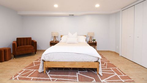 736 S Ashland Avenue